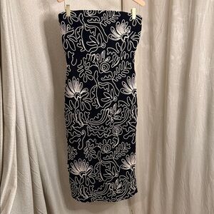 LOFT Black and White Artistic Pencil Skirt